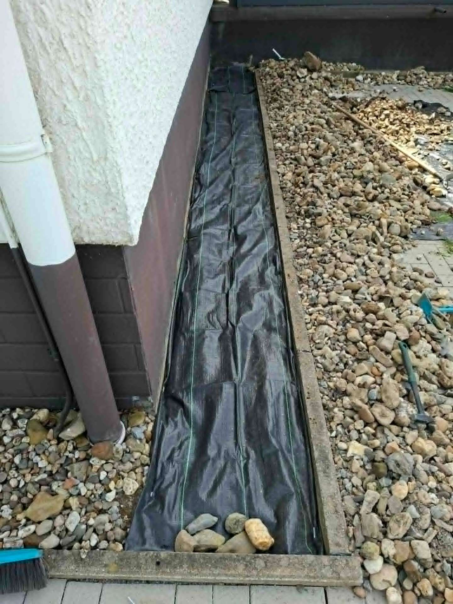 Drainage & Vlies-Arbeiten – Zwischenschritt